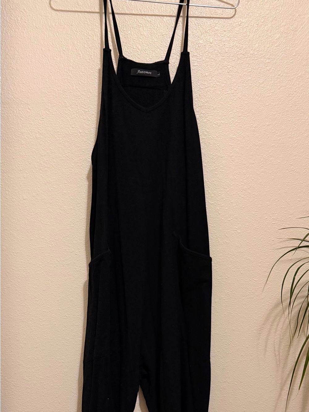 Automet Black Sleeveless Wide-Leg Jumpsuit with Pockets